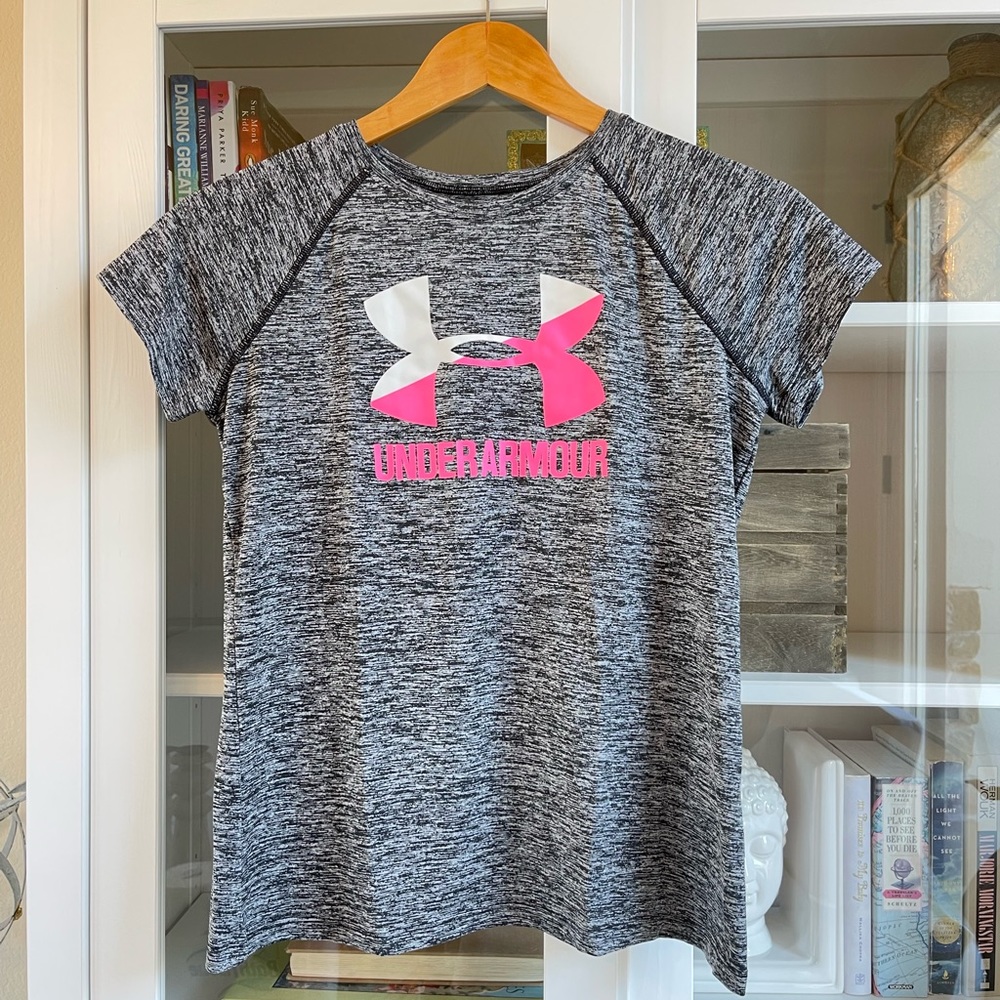 Girls Under Armour Short Sleeve athletic top - Youth XL